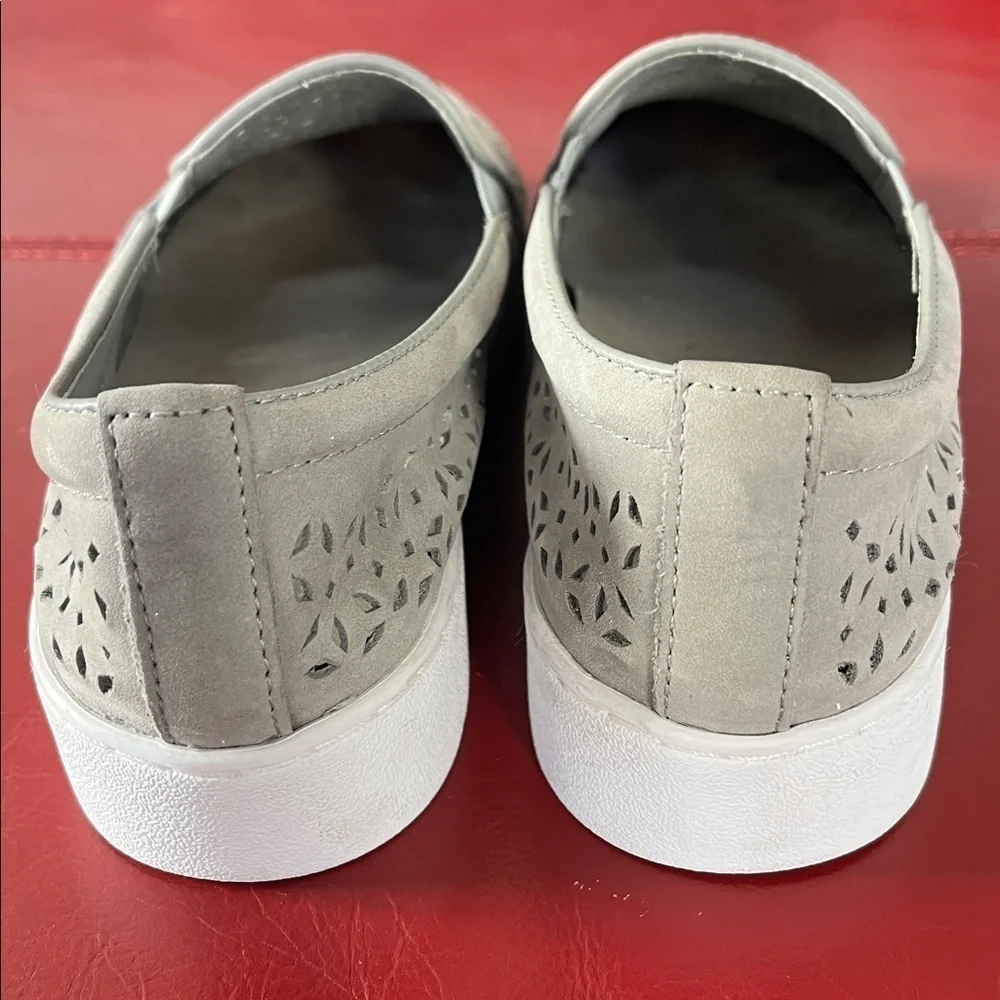Vionic Kani Women's Size 7 Gray Grey Beige Leather Slip On Shoe Sneaker